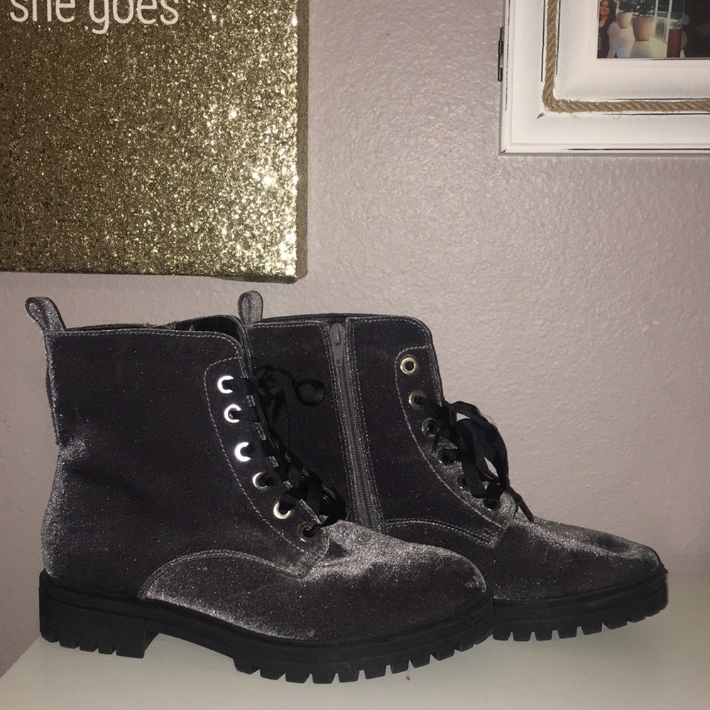 FROSTED SUEDE COMBAT BOOTS! ✨